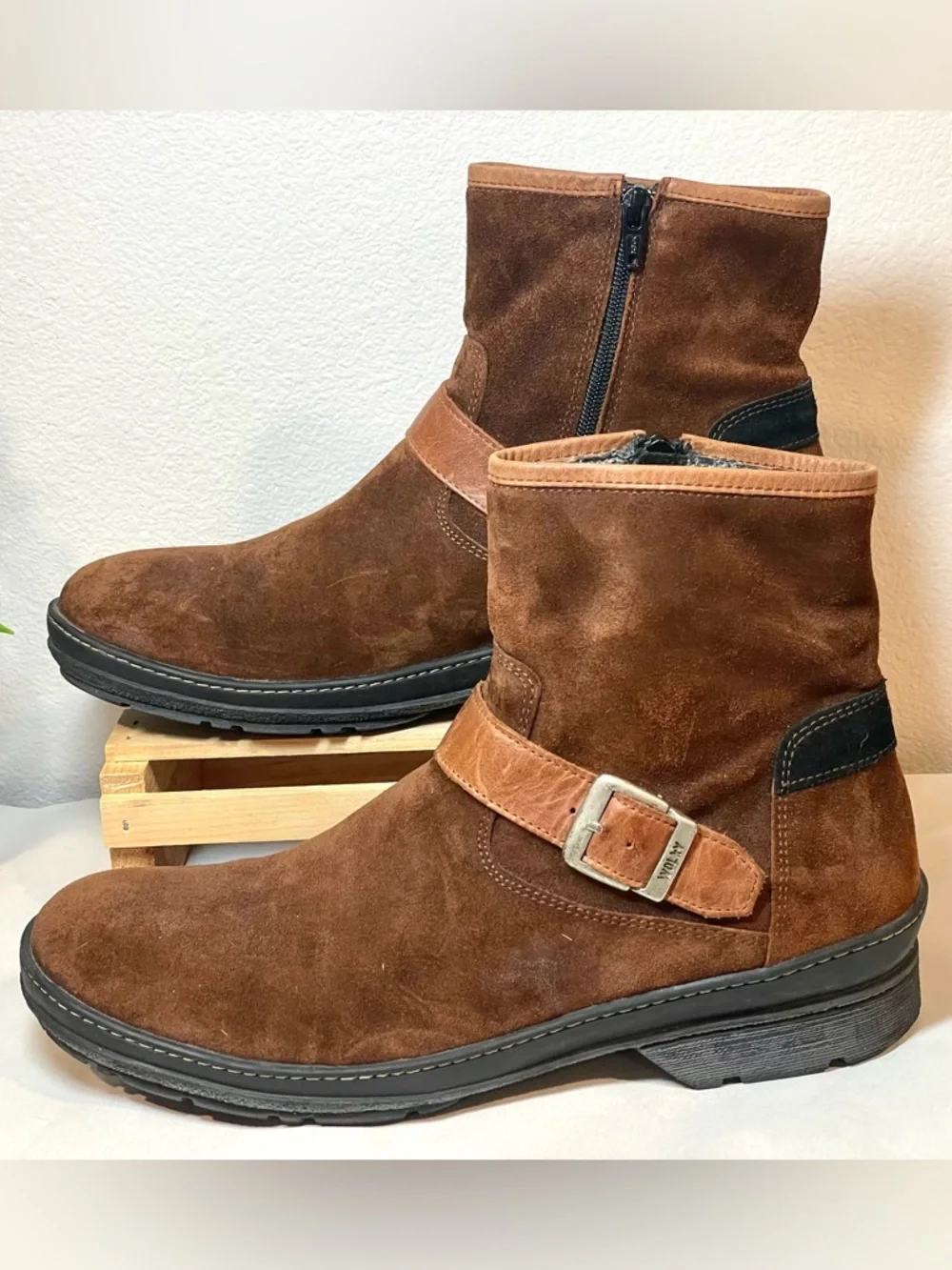 Wolky Men’s Tobacco Brown Suede Real Fur-Lined Moto Boots w Buckles | EUC